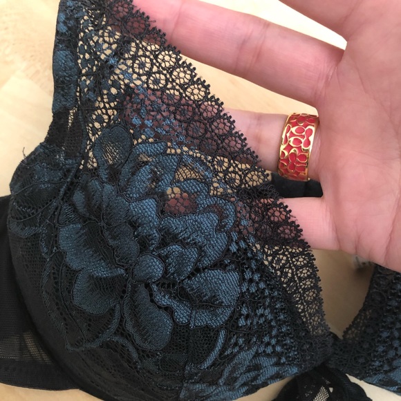 Beautiful bra - Picture 2 of 4